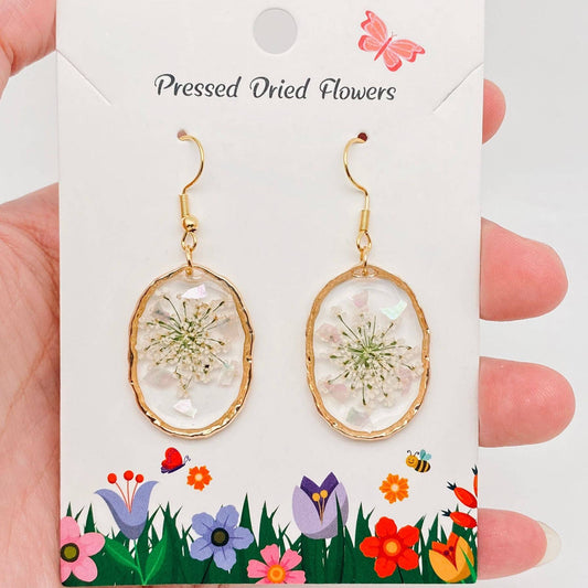 Boucles d'oreilles ovales irrégulières en dentelle et fleurs séchées