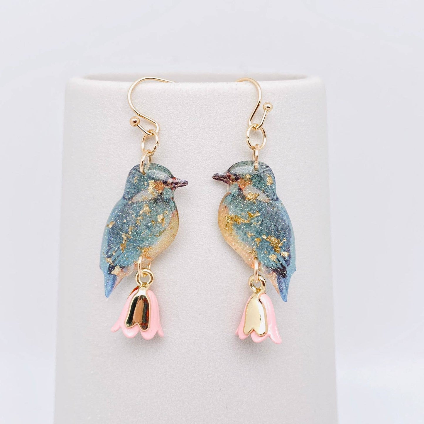 Boucles d'oreilles pendantes en forme d'oiseau en résine: Blanc